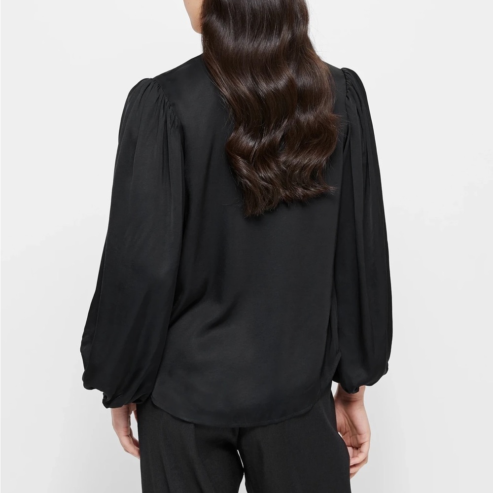 Banana Republic soft, black puff sleeve size M long sleeve top